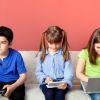 As crianças e os aparelhos eletrônicos